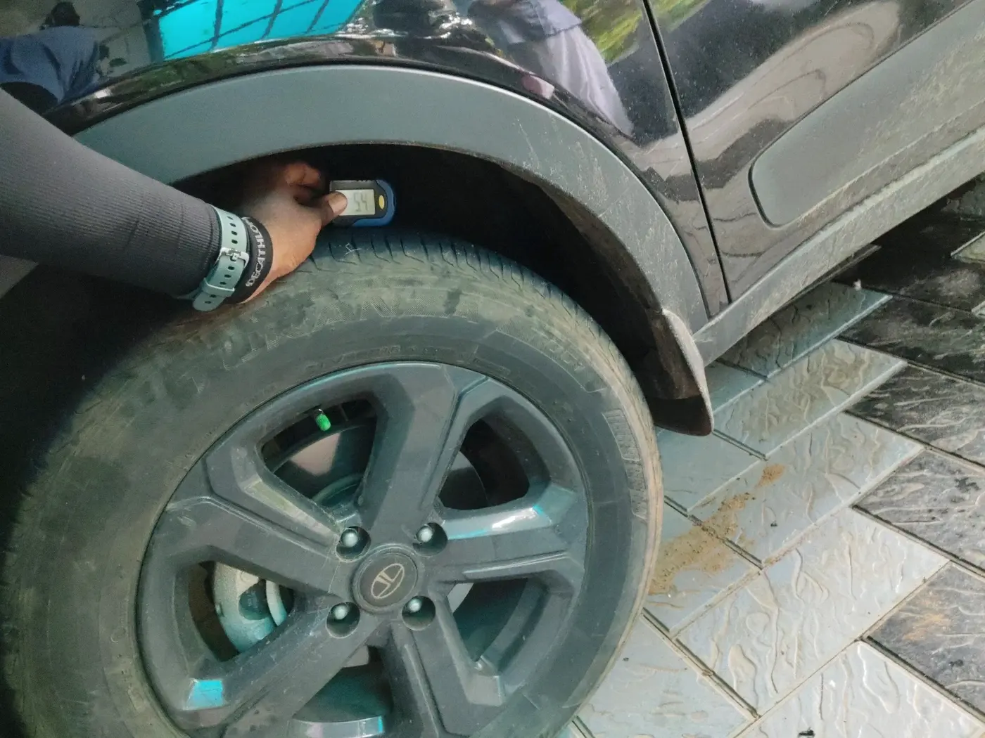 2022 Tata NEXON XZA PLUS PETROL DARK EDITION, Petrol, Automatic, 25,286 km, tyre
