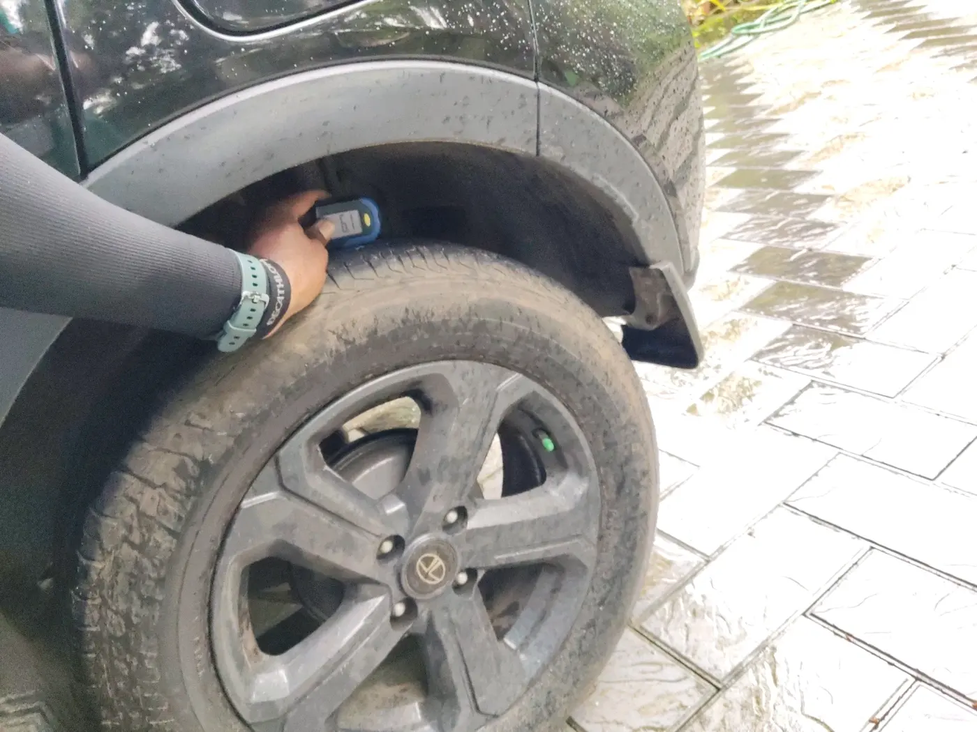 2022 Tata NEXON XZA PLUS PETROL DARK EDITION, Petrol, Automatic, 25,286 km, tyre