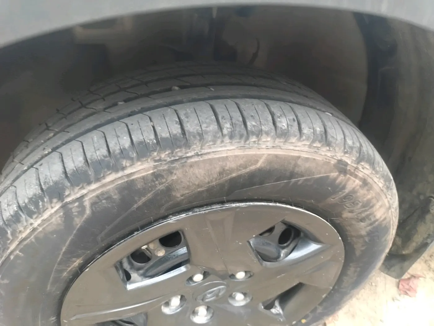 2024 Hyundai VENUE S 1.2, Petrol, Manual, 62,707 km, tyre