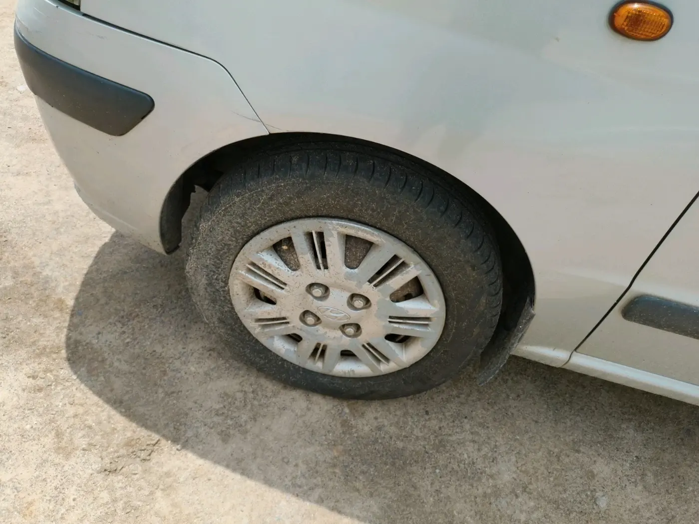 2011 Hyundai Santro Xing GLS LPG, Petrol, Manual, 99,787 km, tyre