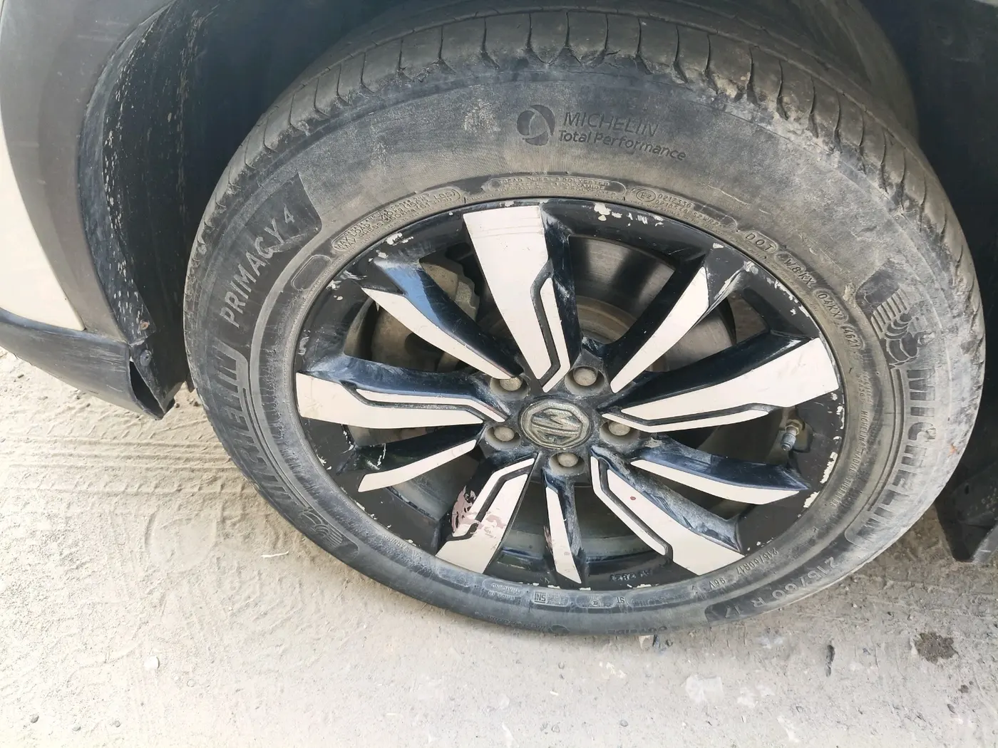 2019 MG HECTOR SMART HYBRID 1.5 PETROL, Petrol, Manual, 43,837 km, tyre