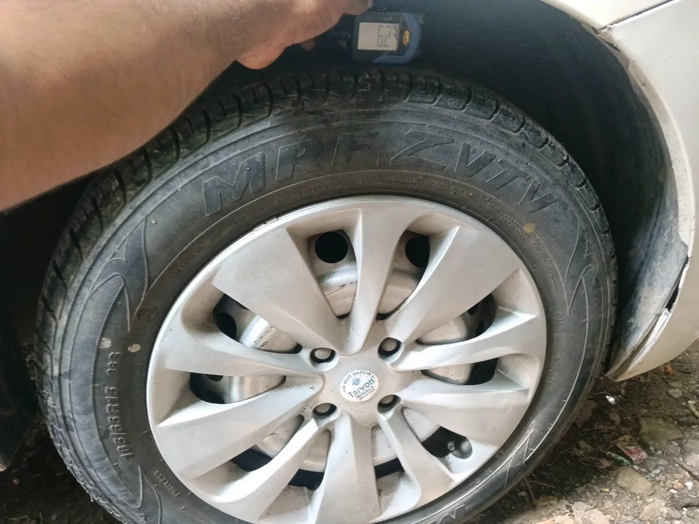 2018 Maruti Baleno SIGMA PETROL 1.2, CNG, Manual, 28,349 km, tyre