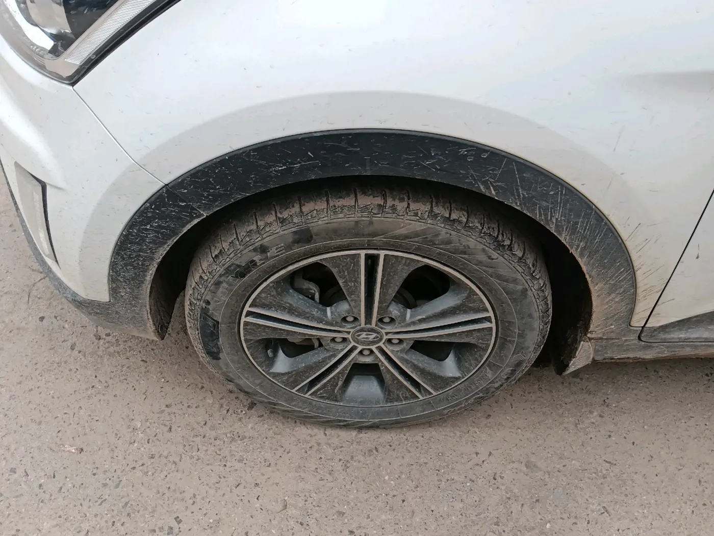 2016 Hyundai Creta SX PLUS AT 1.6 DIESEL, Diesel, Automatic, 1,27,952 km, tyre