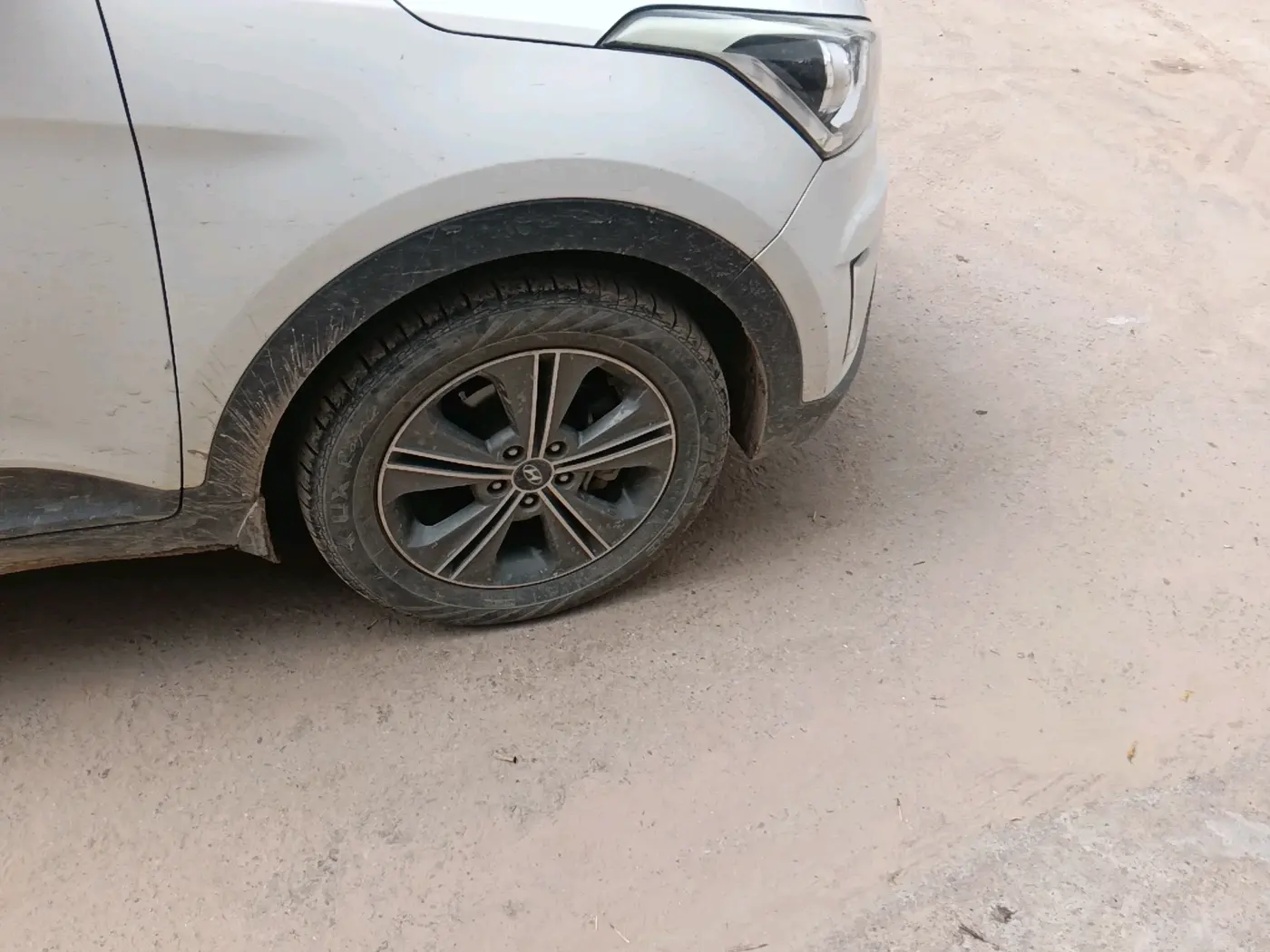 2016 Hyundai Creta SX PLUS AT 1.6 DIESEL, Diesel, Automatic, 1,27,952 km, tyre