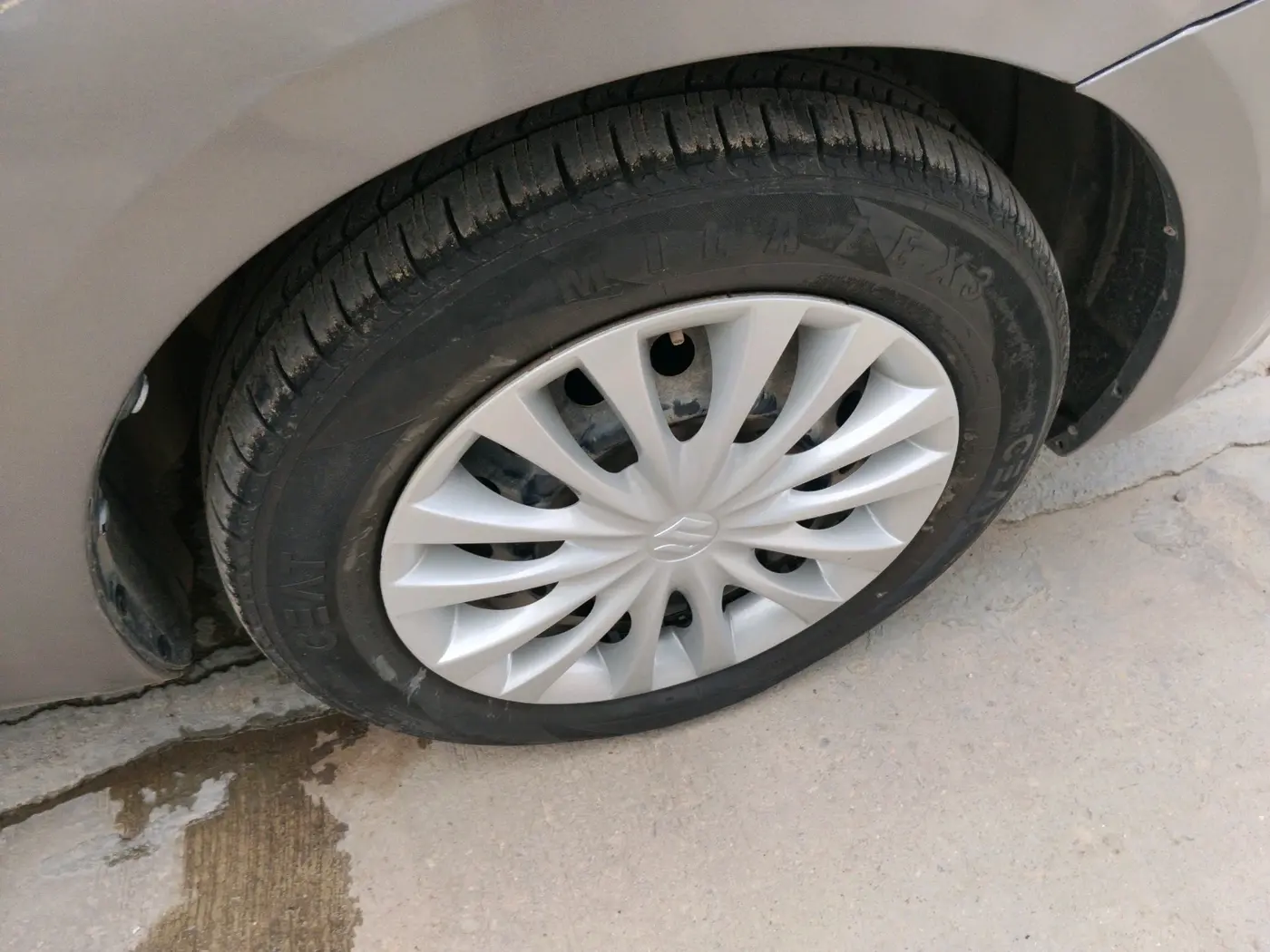 2017 Maruti Ciaz VXI (O), Petrol, Manual, 65,172 km, tyre