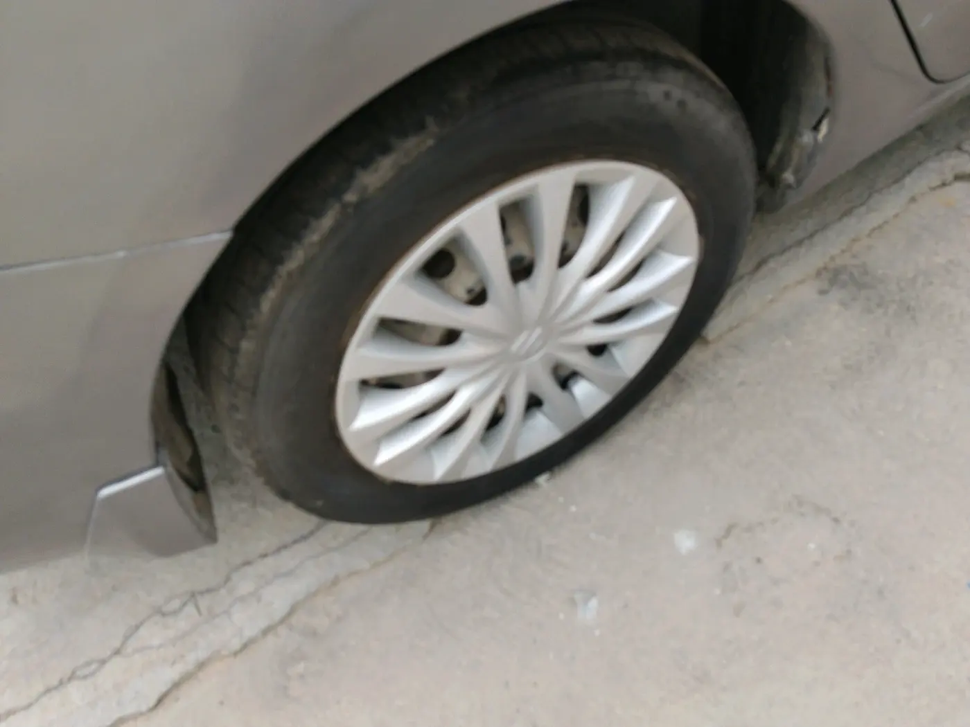 2017 Maruti Ciaz VXI (O), Petrol, Manual, 65,172 km, tyre