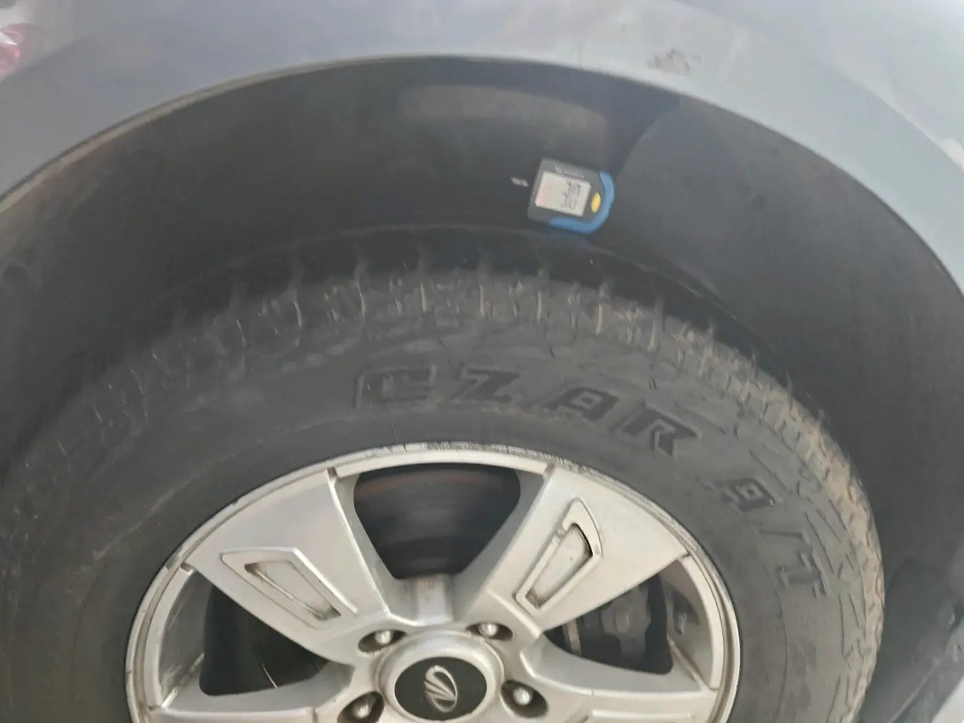 2012 Mahindra XUV500 W8, Diesel, Manual, 1,27,596 km, tyre