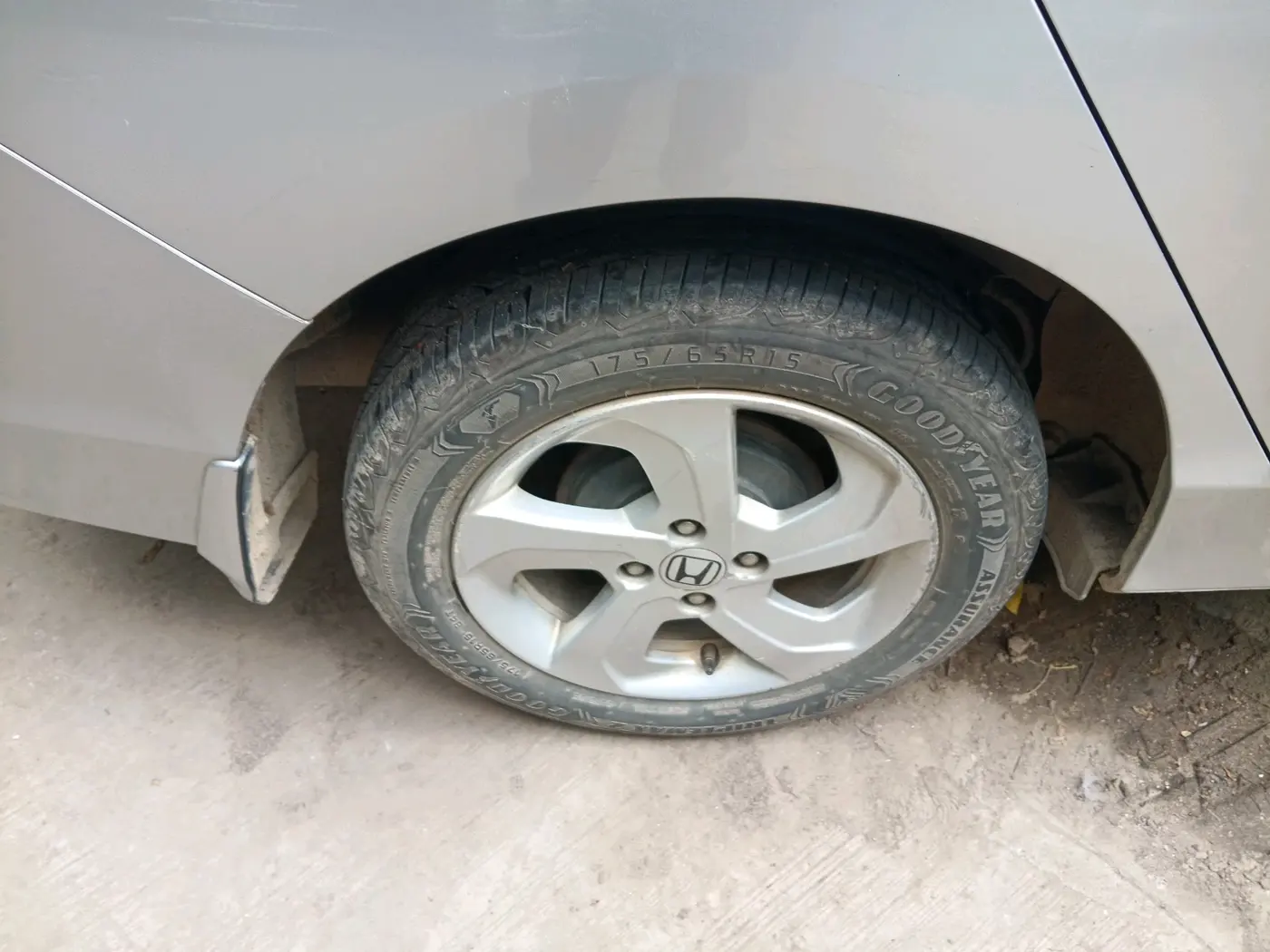2014 Honda City 1.5L I-VTEC VX, Petrol, Manual, 43,599 km, tyre