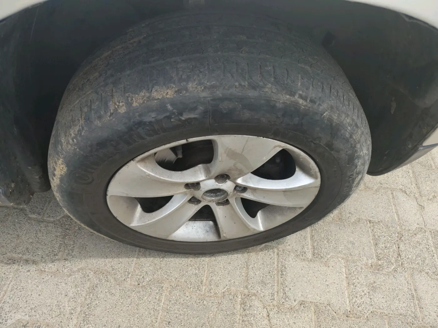2012 Skoda Yeti AMBIENTE, Diesel, Manual, 1,44,528 km, tyre