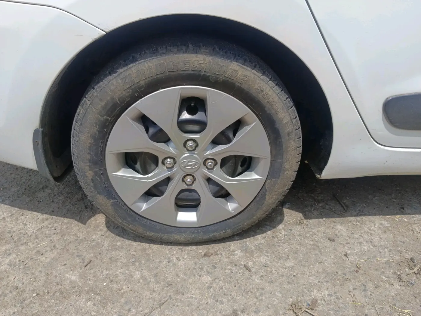 2017 Hyundai Xcent S 1.2, Petrol, Manual, 89,931 km, tyre