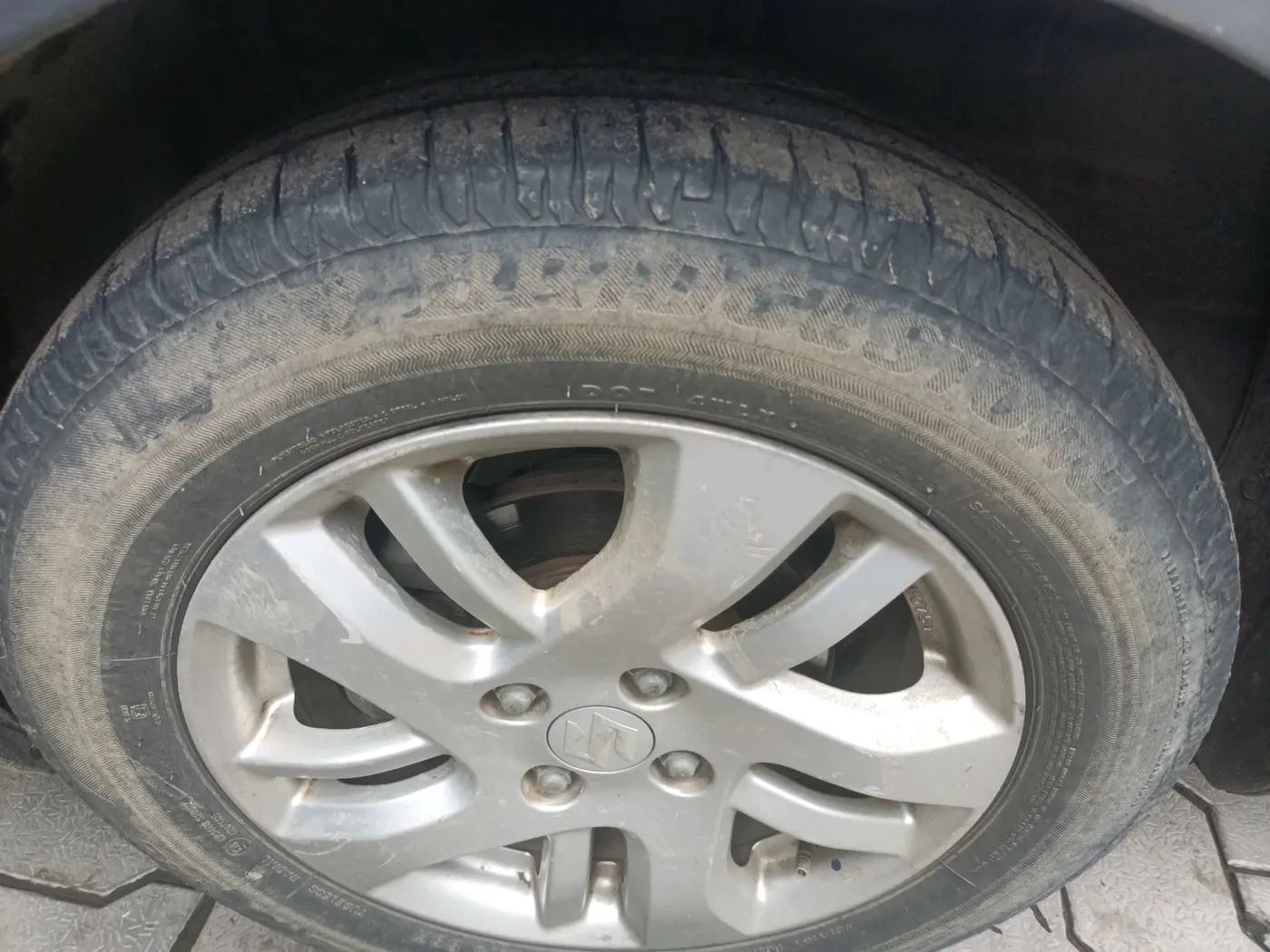 2012 Maruti Swift Dzire ZXI, Petrol, Manual, 86,604 km, tyre