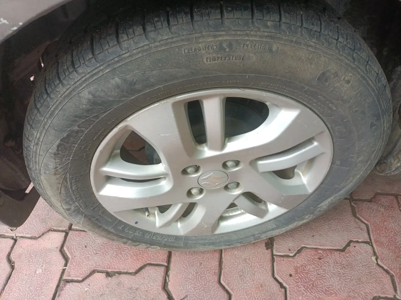 2012 Maruti Swift Dzire ZXI, Petrol, Manual, 86,604 km, tyre