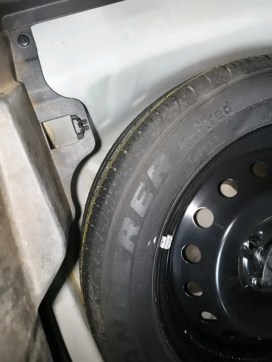 2025 Maruti FRONX DELTA PLUS 1.2MT, Petrol, Manual, 5,944 km, tyre