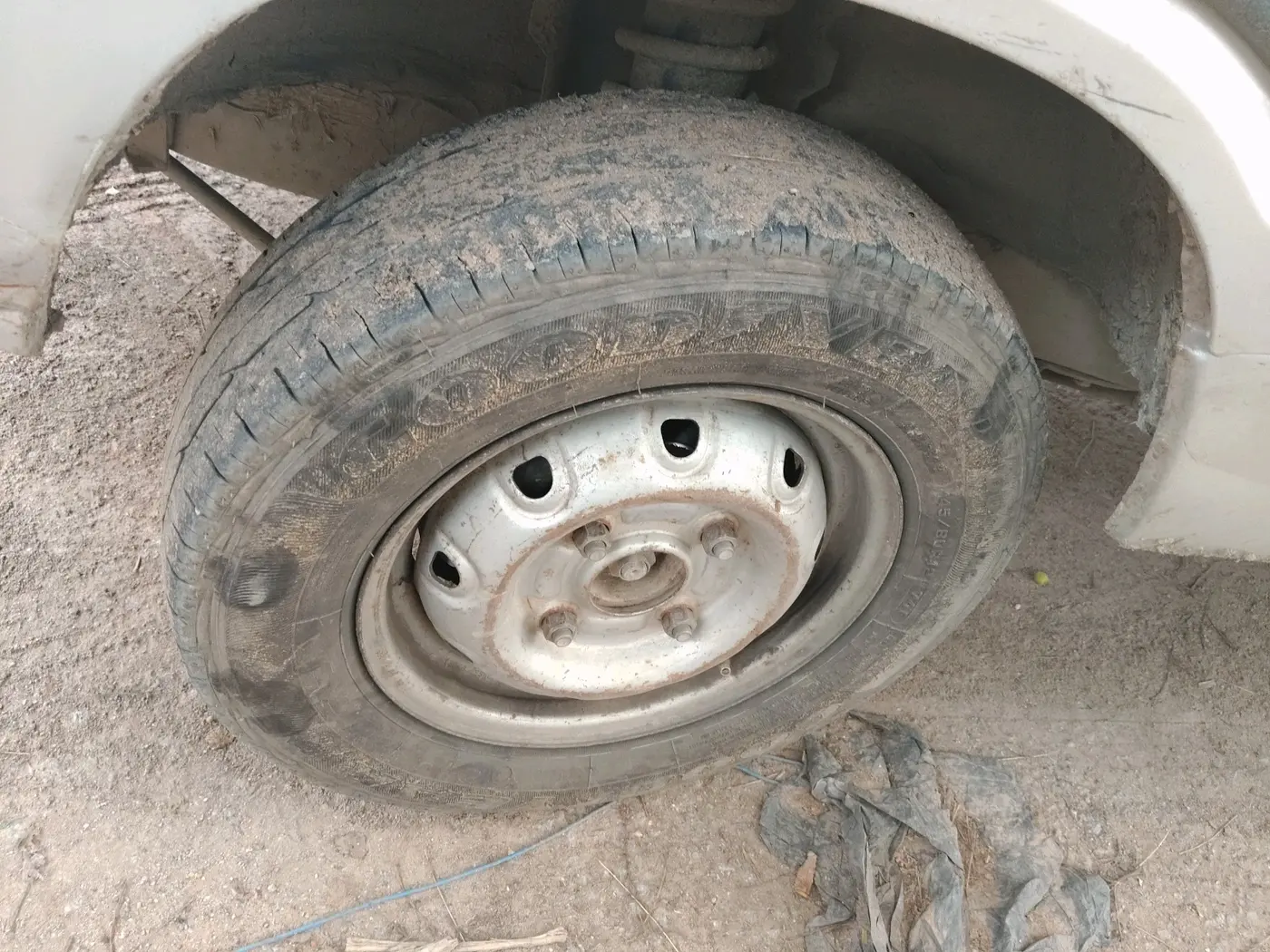 2018 Maruti OMNI E 8 STR, CNG, Manual, 1,47,556 km, tyre