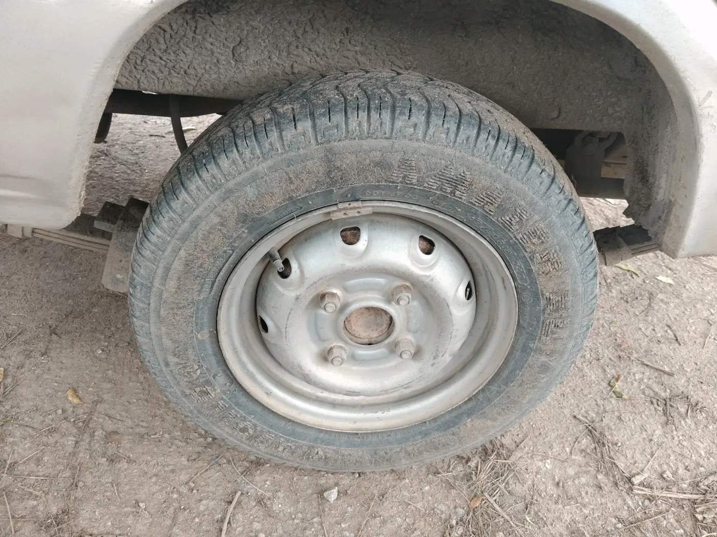 2018 Maruti OMNI E 8 STR, CNG, Manual, 1,47,556 km, tyre