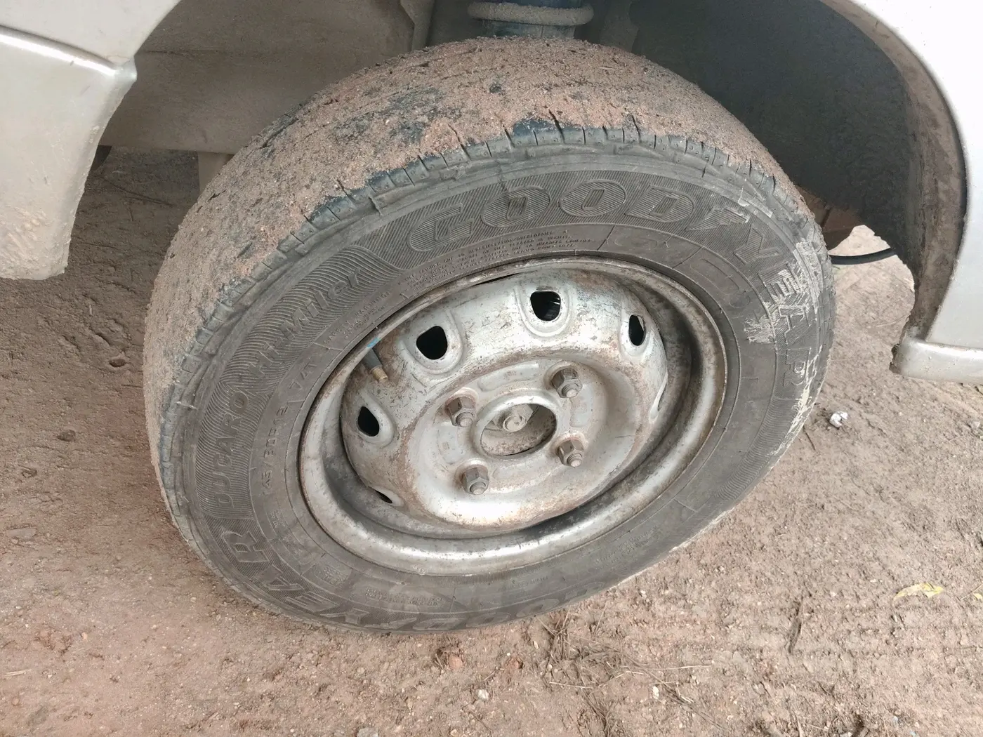 2018 Maruti OMNI E 8 STR, CNG, Manual, 1,47,556 km, tyre