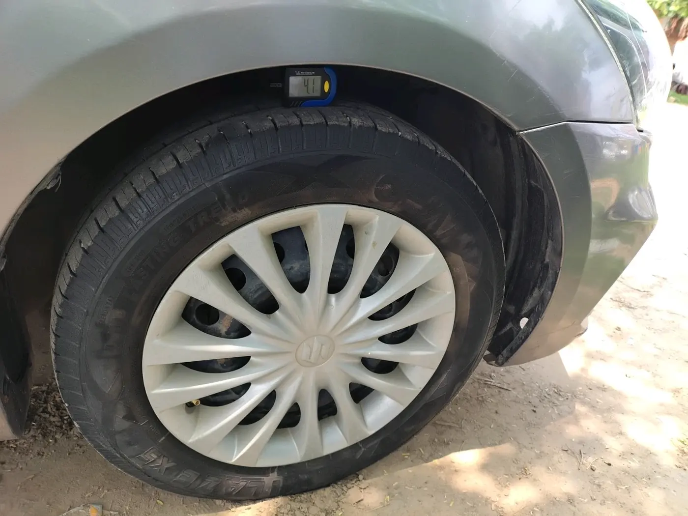 2018 Maruti Ciaz SIGMA 1.5 SHVS MT  PETROL, Petrol, Manual, 1,64,023 km, tyre