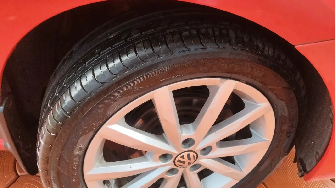 2017 Volkswagen Polo GT TSI AT, Petrol, Automatic, 51,159 km, tyre