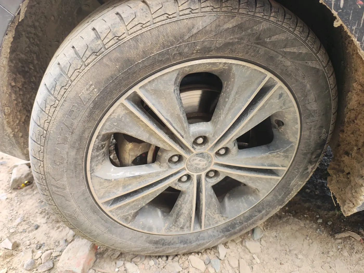 2015 Hyundai Creta SX (O) 1.6 DIESEL, Diesel, Manual, 1,08,495 km, tyre