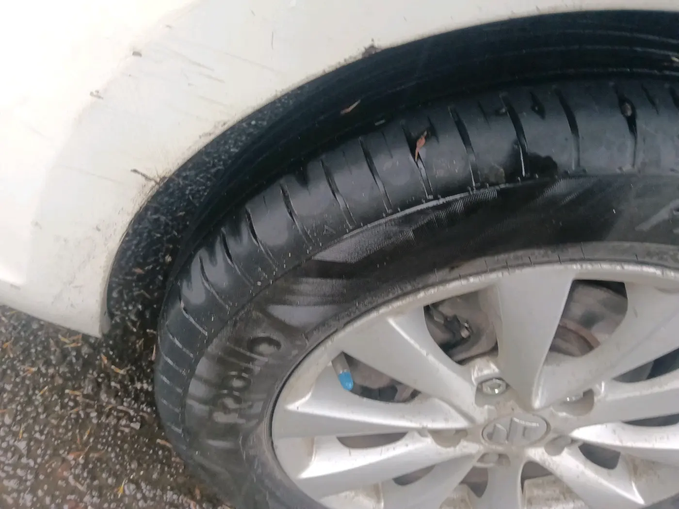 2014 Maruti Ertiga ZDI, Diesel, Manual, 1,53,595 km, tyre