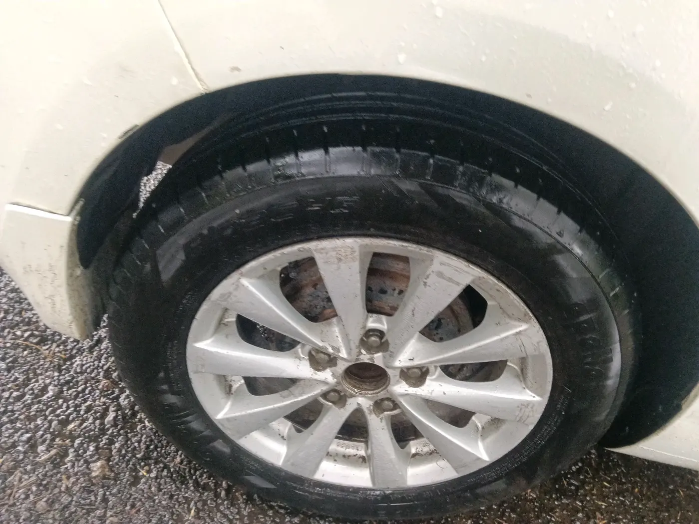 2014 Maruti Ertiga ZDI, Diesel, Manual, 1,53,595 km, tyre