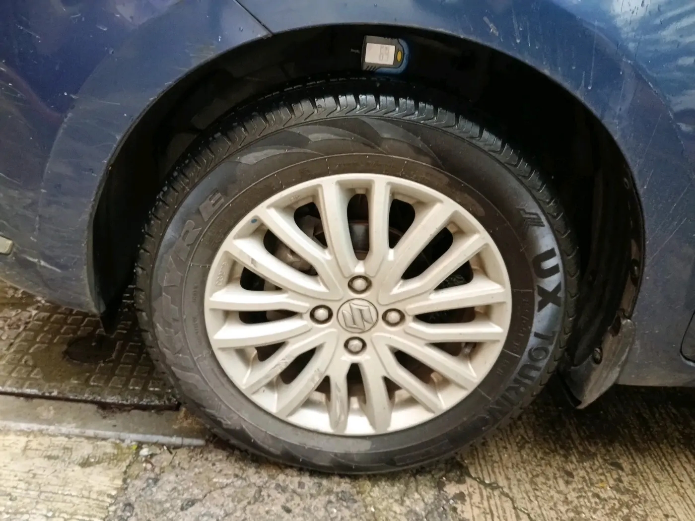 2018 Maruti Dzire ZXI AMT, Petrol, Automatic, 67,775 km, tyre