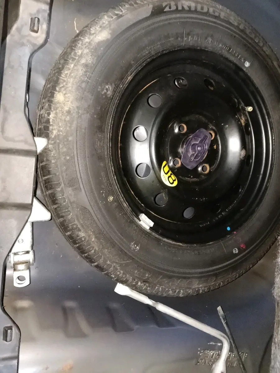 2018 Maruti Dzire ZXI AMT, Petrol, Automatic, 67,775 km, tyre