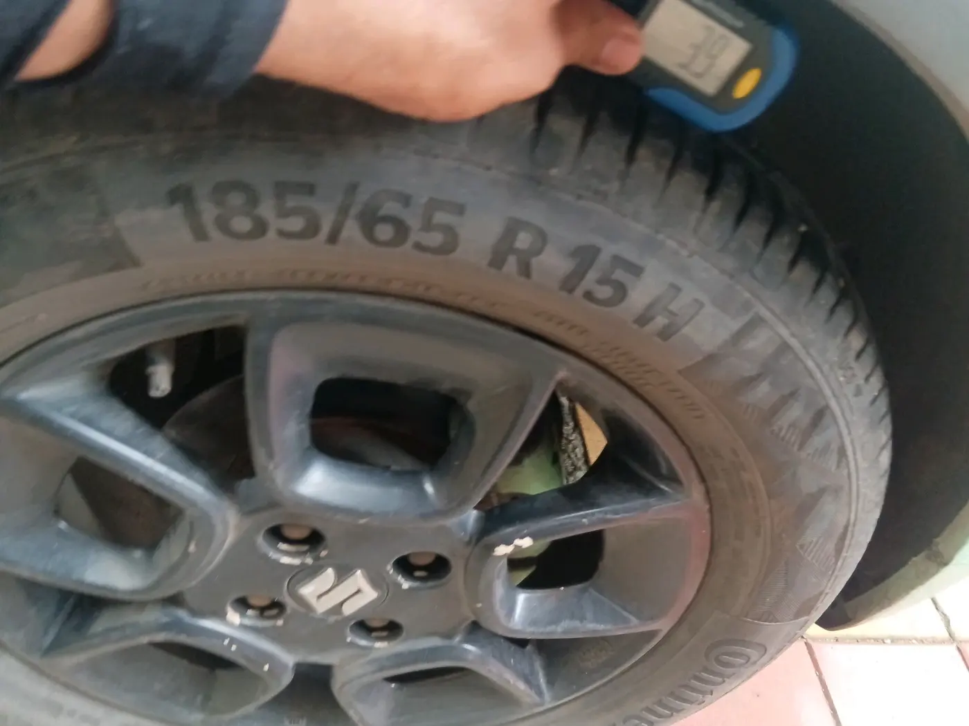 2018 Maruti IGNIS ALPHA 1.2 AMT, Petrol, Automatic, 1,20,513 km, tyre