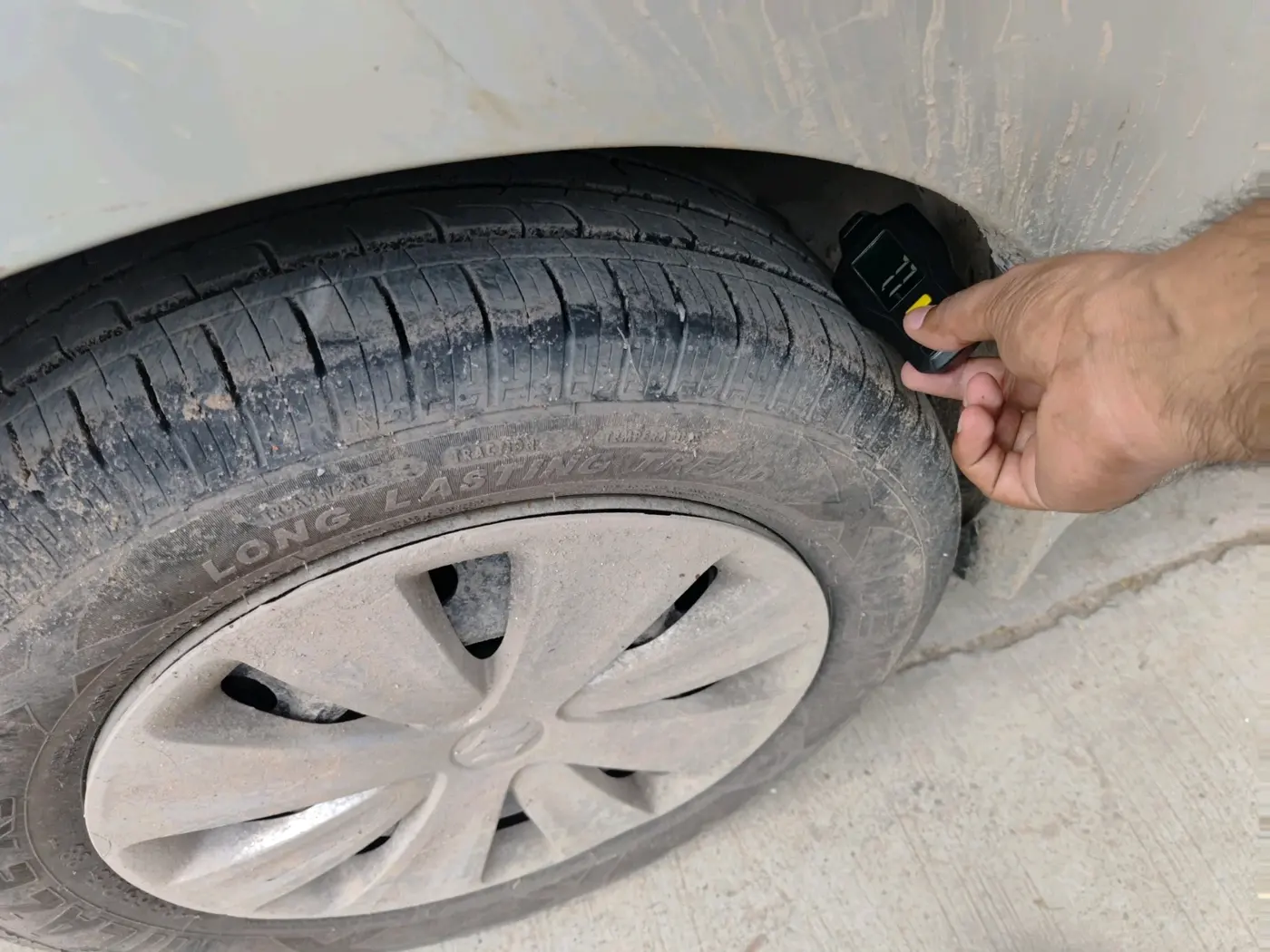 2016 Maruti Ertiga VXI CNG, CNG, Manual, 1,49,364 km, tyre