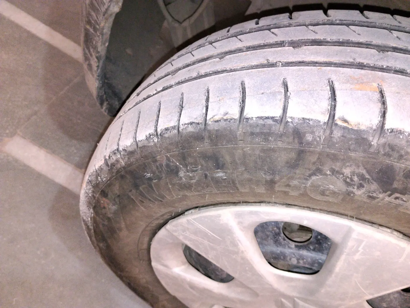 2011 Maruti Ritz VXI, Petrol, Manual, 57,614 km, tyre