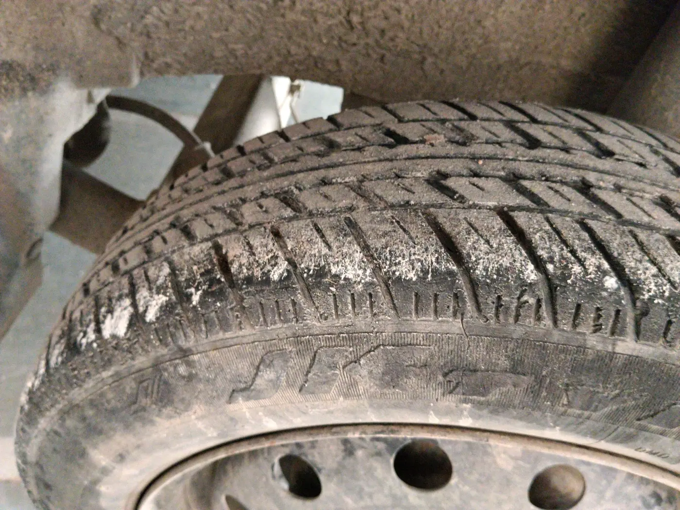 2011 Maruti Ritz VXI, Petrol, Manual, 57,614 km, tyre