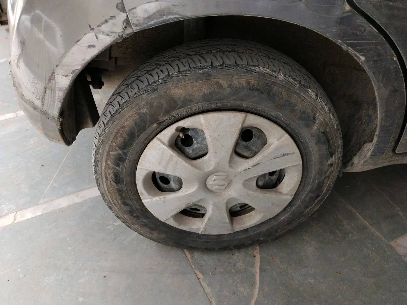 2011 Maruti Ritz VXI, Petrol, Manual, 57,614 km, tyre