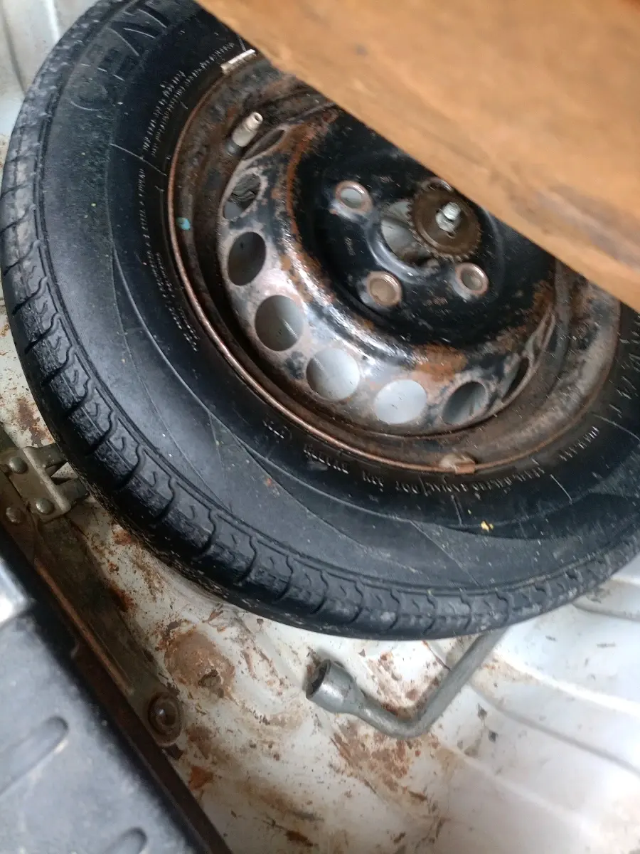 2019 Maruti Alto VXI, Petrol, Manual, 84,855 km, tyre