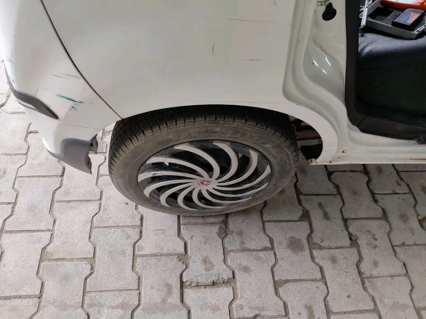 2016 Maruti Alto K10 VXI, Petrol, Manual, 48,219 km, tyre