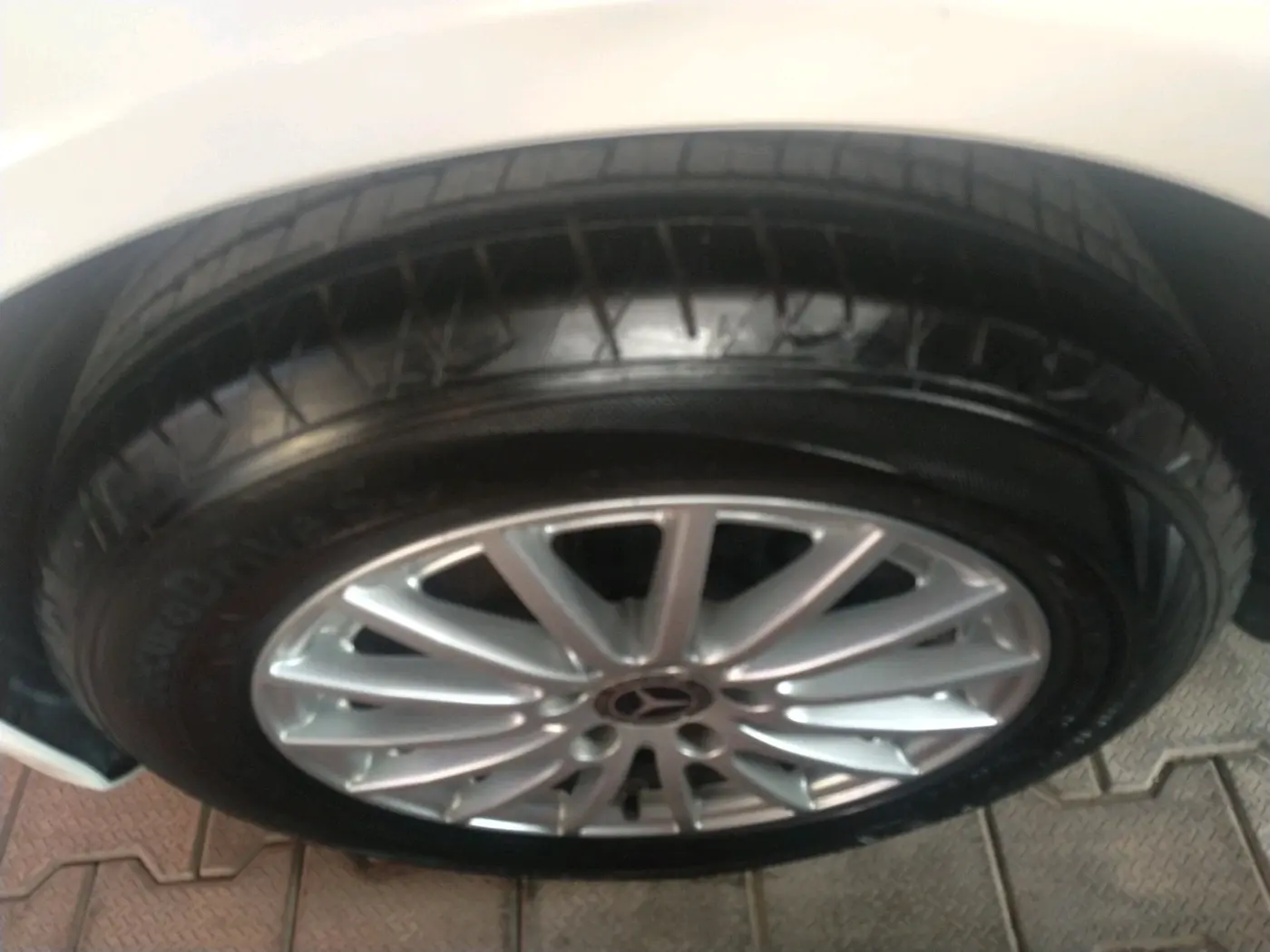 2017 Mercedes Benz C Class 220d, Diesel, Automatic, 1,79,878 km, tyre