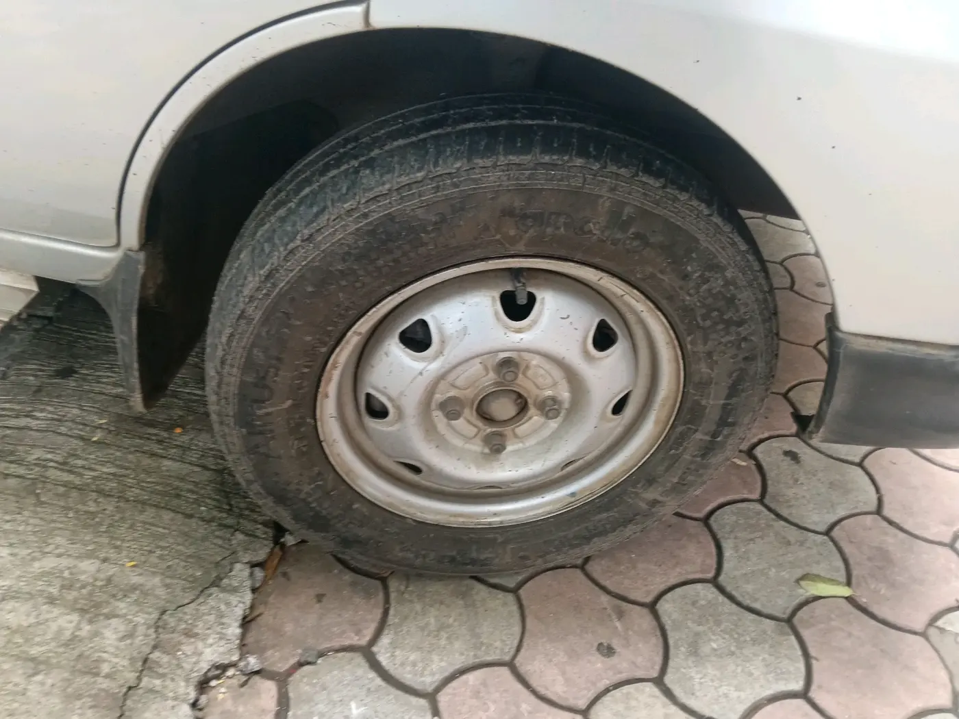 2012 Maruti Eeco 5 STR WITH A/C+HTR, Petrol, Manual, 71,227 km, tyre
