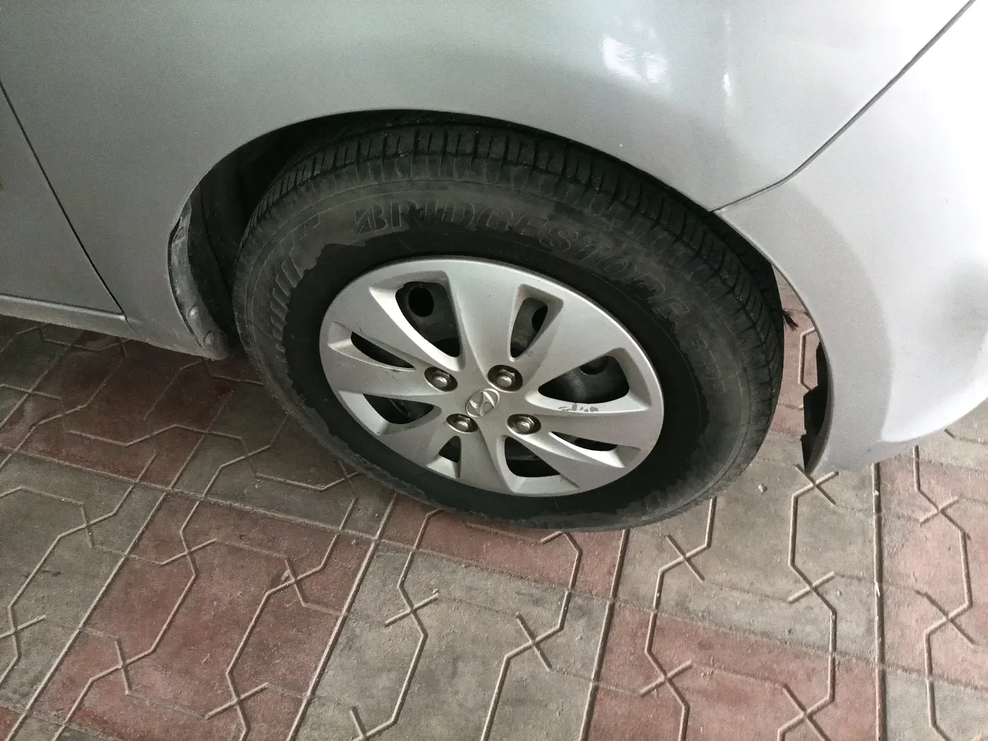 2013 Hyundai i10 MAGNA 1.1 LPG, Petrol, Manual, 71,817 km, tyre