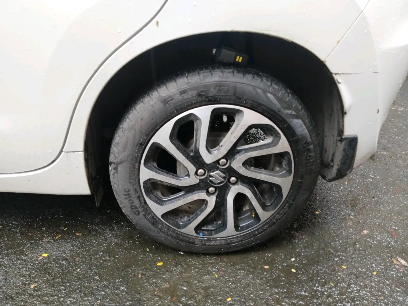 2023 Maruti Baleno ALPHA 1.2 AGS, Petrol, Automatic, 24,372 km, tyre