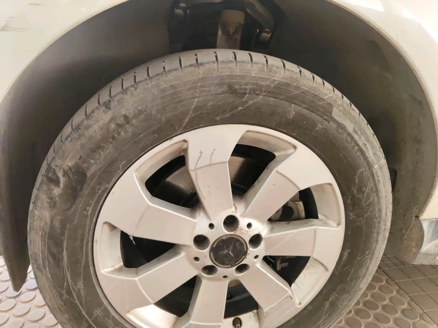 2014 Mercedes Benz Ml Class 250 CDI, Diesel, Automatic, 1,56,208 km, tyre