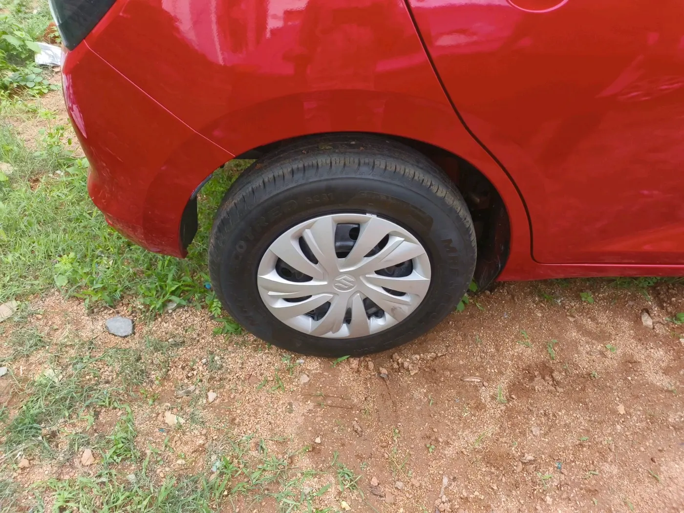 2026 Maruti Swift VXi, Petrol, Manual, 491 km, tyre