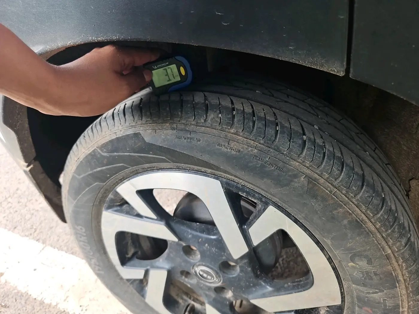 2022 Nissan MAGNITE XV MT, Petrol, Manual, 41,172 km, tyre