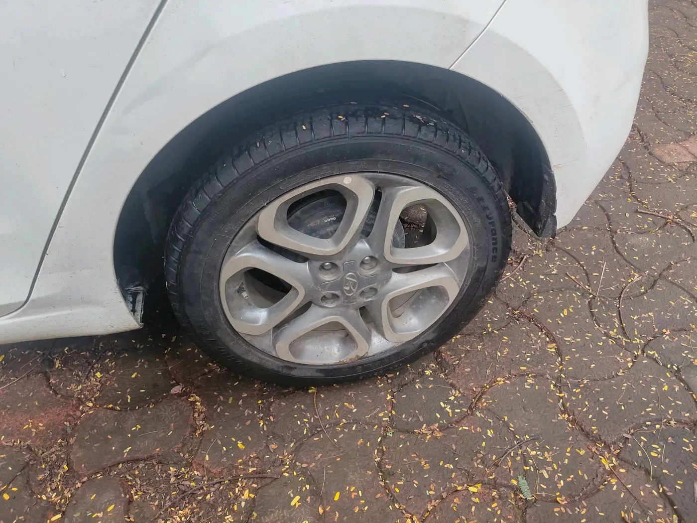 2019 Hyundai Elite i20 SPORTZ PLUS 1.2 DUAL TONE, Petrol, Manual, 4,632 km, tyre