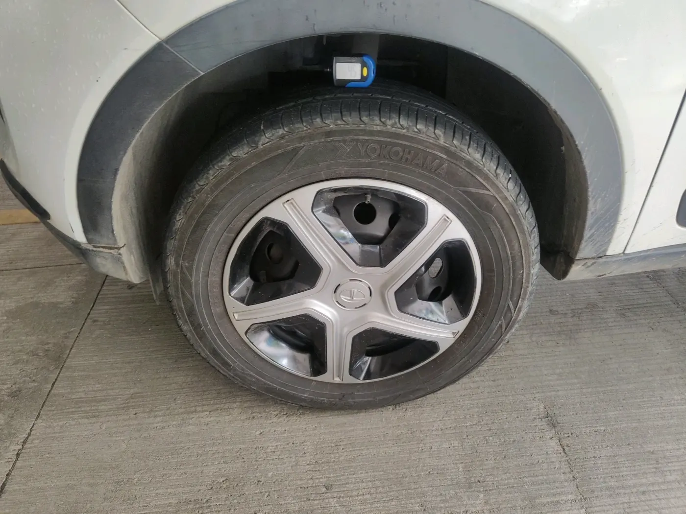 2021 Tata NEXON XMA DIESEL, Diesel, Automatic, 59,968 km, tyre