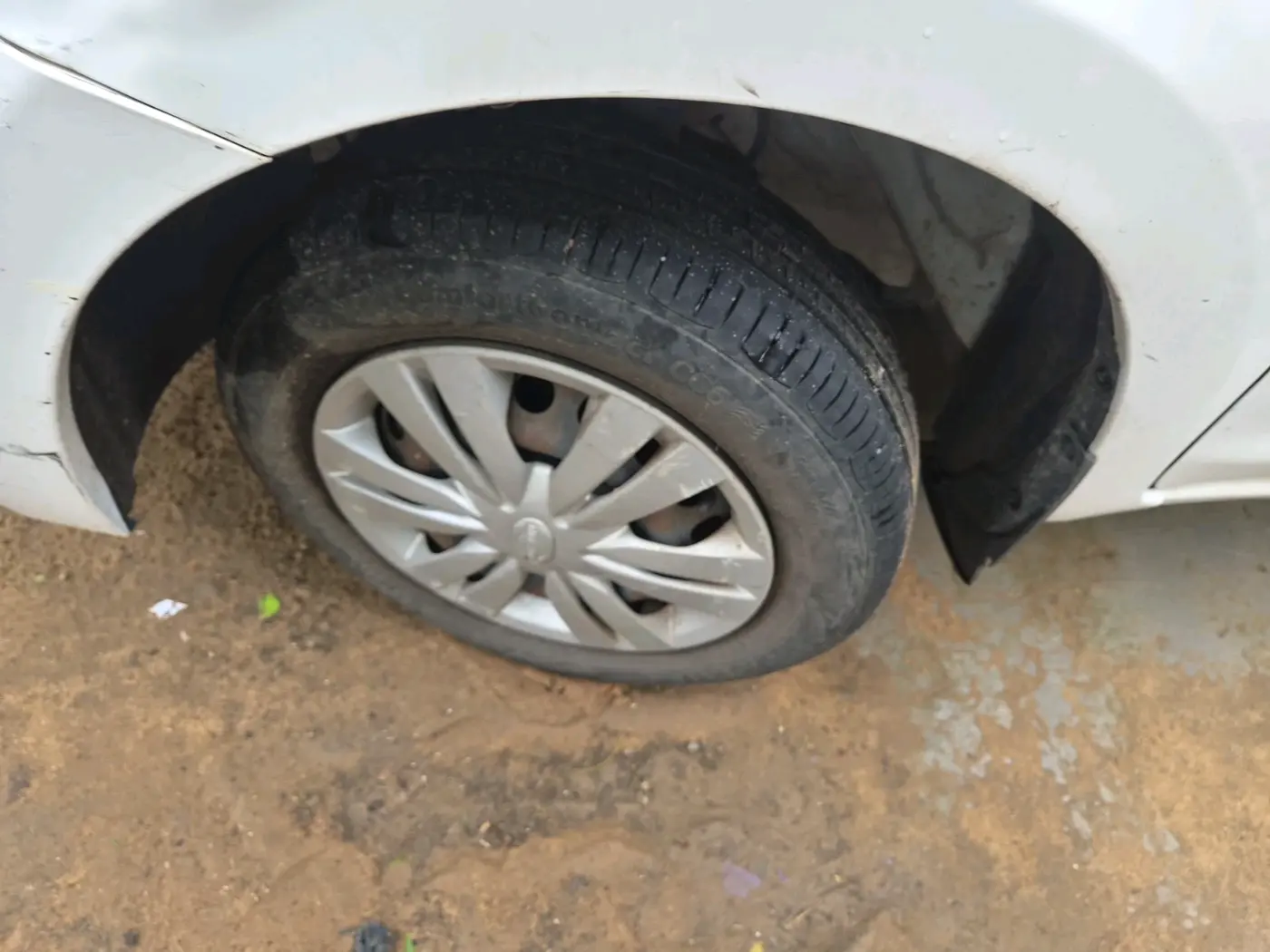 2015 Datsun Go T, CNG, Manual, 60,784 km, tyre