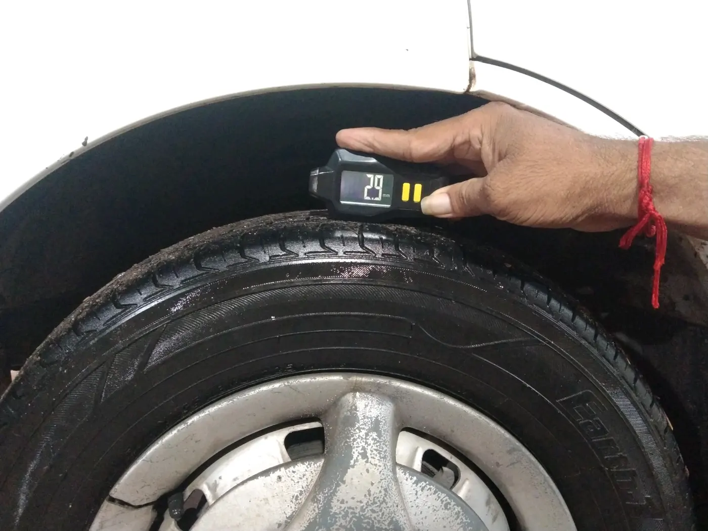 2019 Maruti Eeco 5 STR WITH A/C+HTR, CNG, Manual, 1,54,493 km, tyre