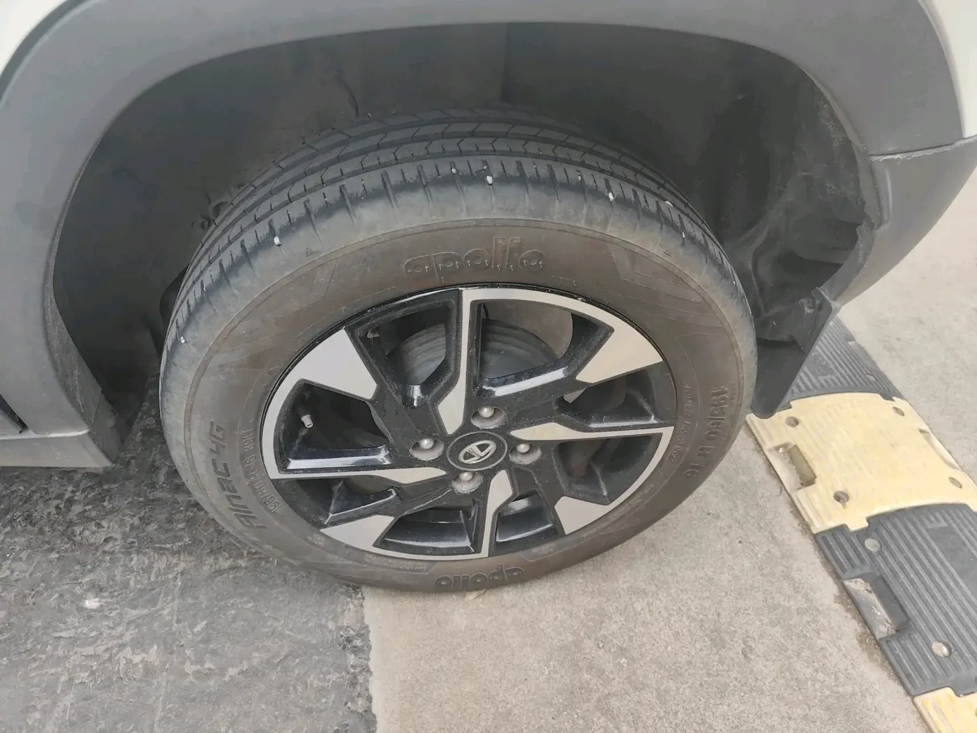 2022 Tata PUNCH CREATIVE  AMT, Petrol, Automatic, 23,426 km, tyre