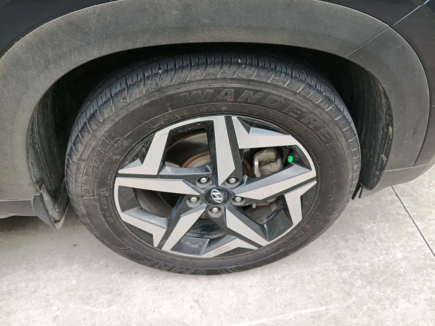 2022 Hyundai ALCAZAR PRESTIGE(O) EXE 1.5 AT 7STR, Diesel, Automatic, 88,061 km, tyre