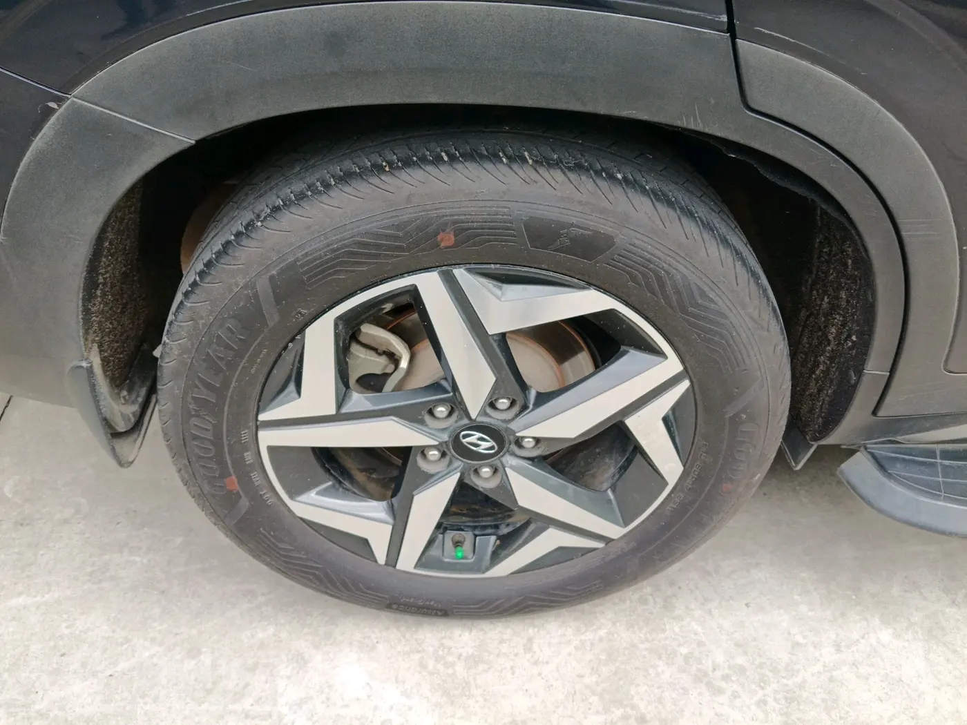 2022 Hyundai ALCAZAR PRESTIGE(O) EXE 1.5 AT 7STR, Diesel, Automatic, 88,061 km, tyre