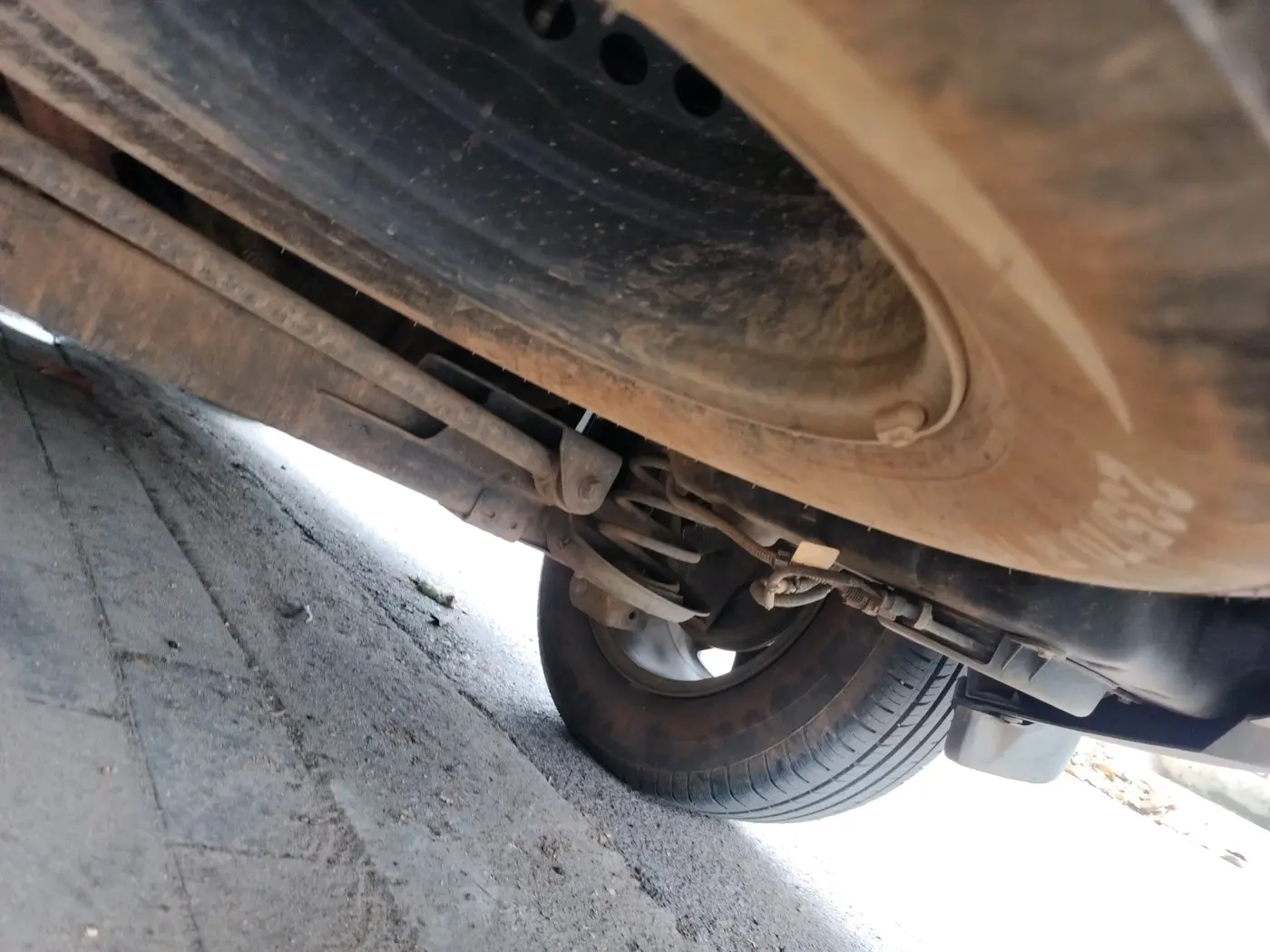2022 Tata Harrier XZA PLUS 2.0L, Diesel, Automatic, 51,071 km, tyre