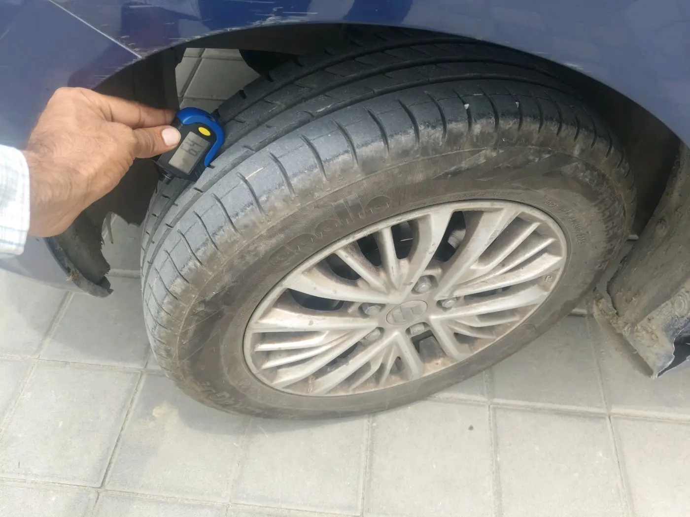 2018 Maruti Ertiga ZXI+ SHVS, Petrol, Manual, 1,19,833 km, tyre
